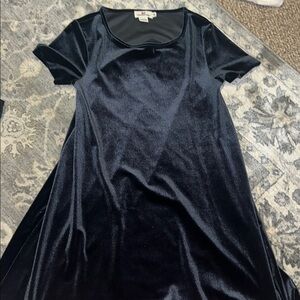 Vineyard Vines Elegant Black Velvet Dress